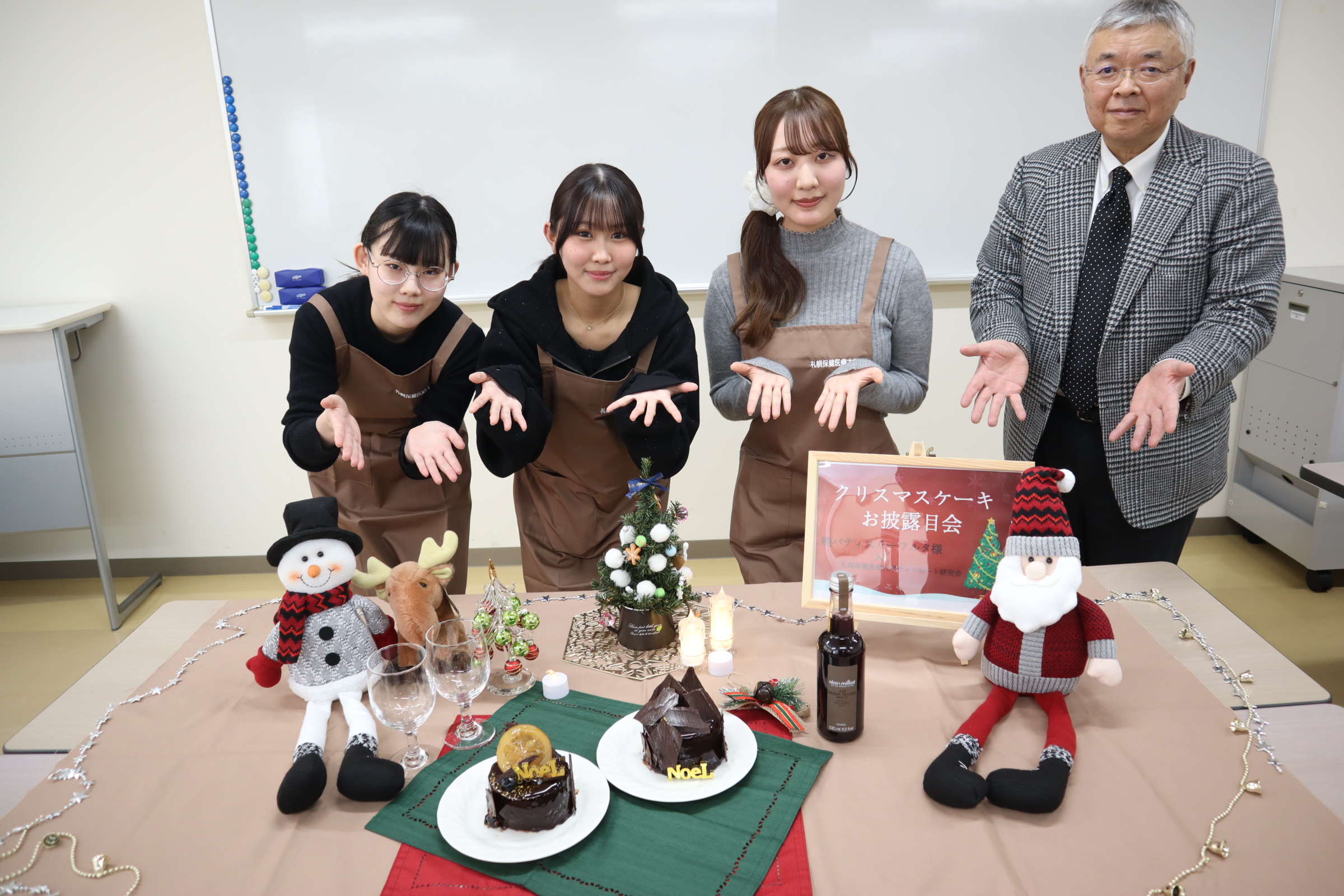 【商品開発】チョコレート研究会がコラボ開発したクリスマスチョコレートケーキ2種類が商品化！