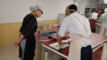 北海道札幌あいの里高等支援学校と合同調理実習を実施しました